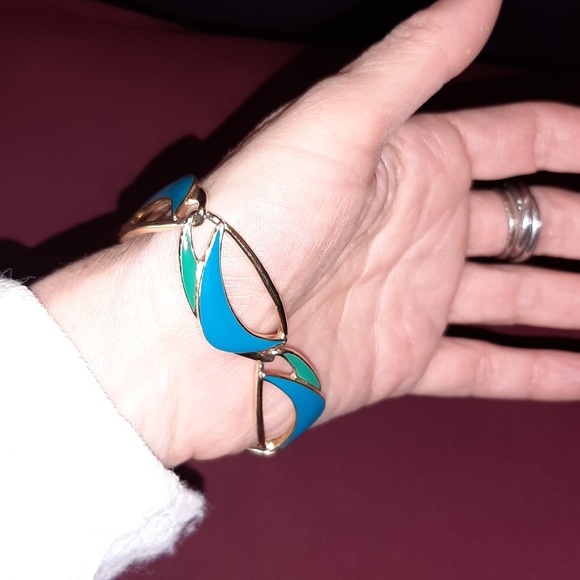 Vintage Trifari bracelet - Picture 2 of 7